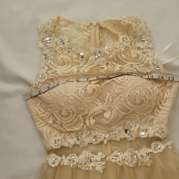 Dancing queen lace dress size small. - Picture 5 of 11
